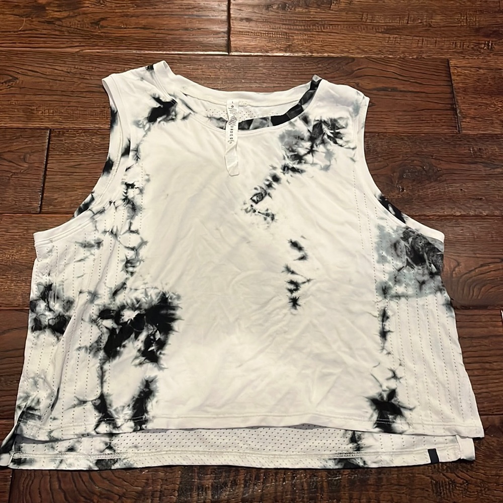 Lululemon Cropped Muscle Tank